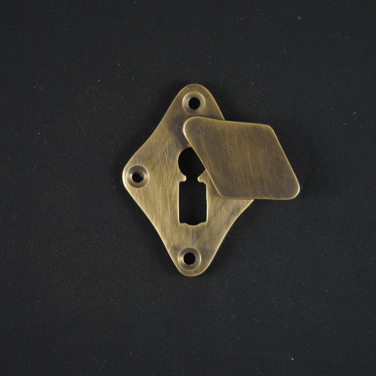 320.0083.45 Schlüsselrosette mit Kläppchen - antike Tür Rosette, Zierrosette, Türbeschlag