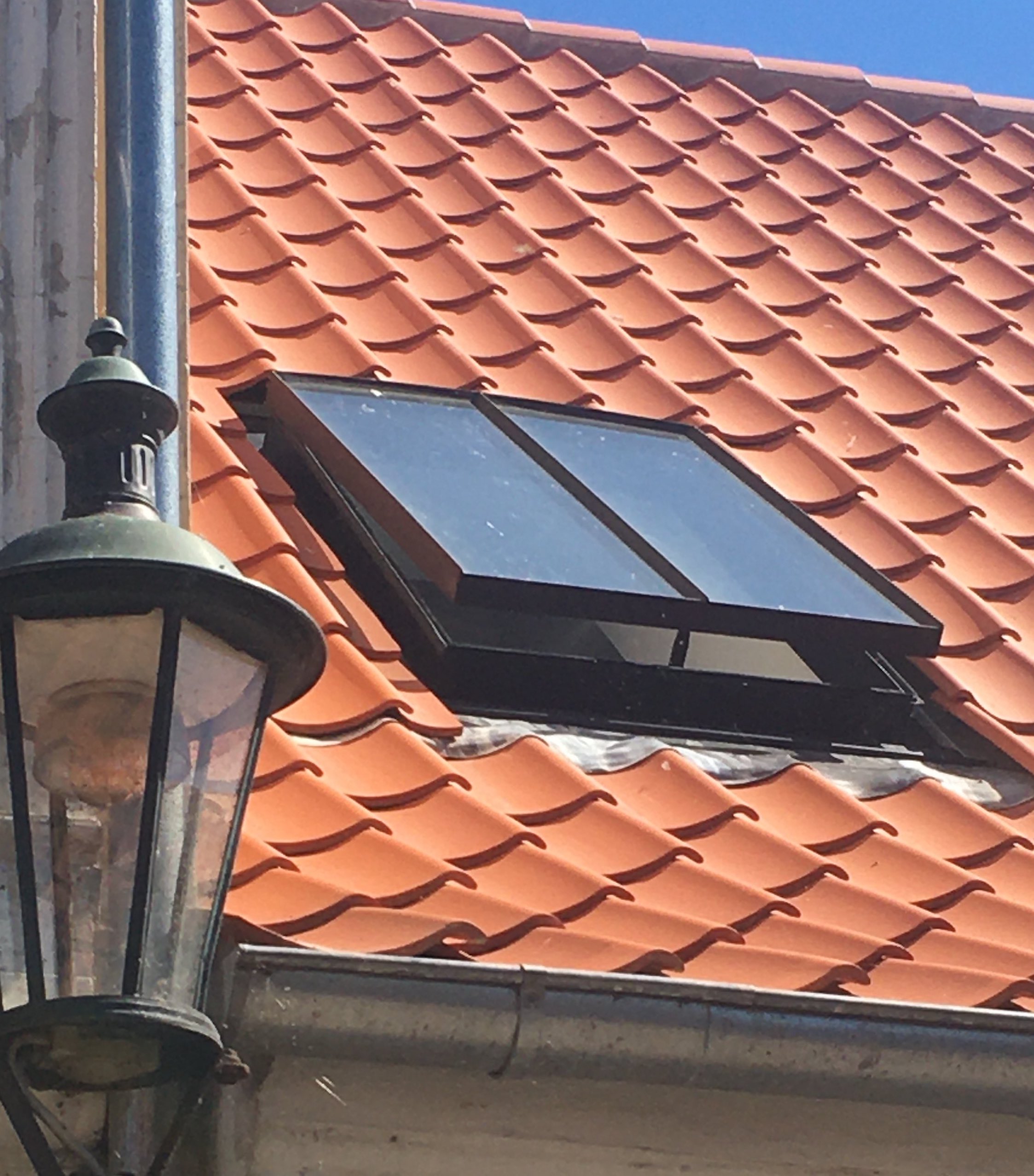 510.0003.70 Dachfenster DRKK 44 x 60 cm (Fensterteil) Oben Rundbogen Vertikale Einteilung Eisen pulverbeschichtet 