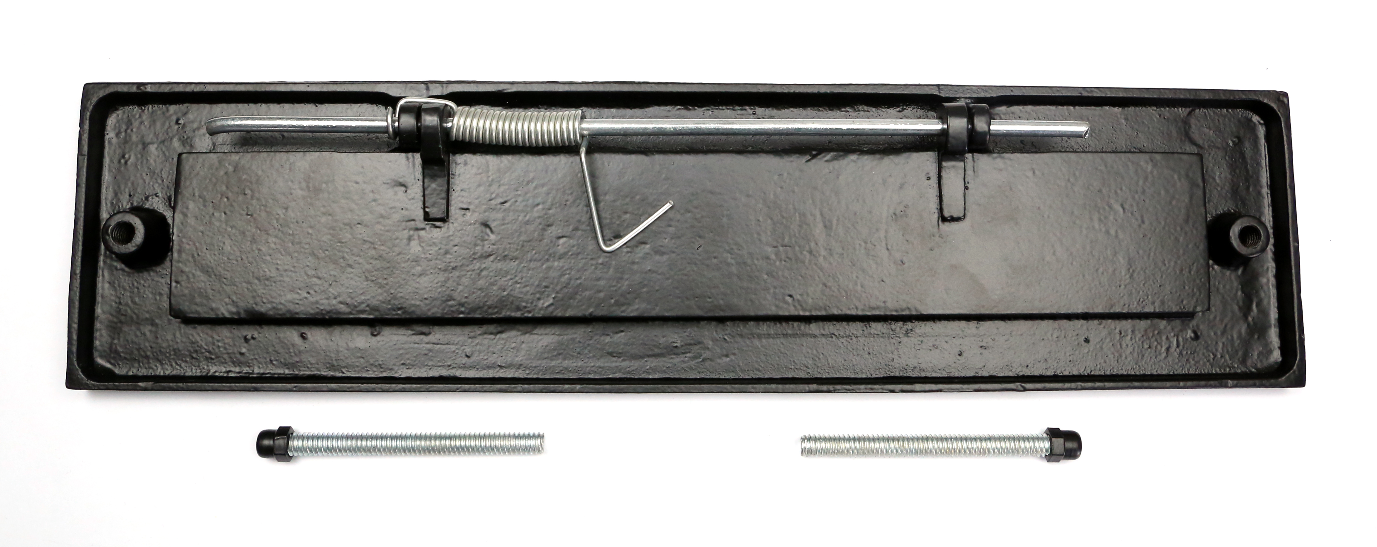 700.0015.70 Briefkastenklappe in Eisen schwarz mit POST Schriftzug im Bauhaus-Stil