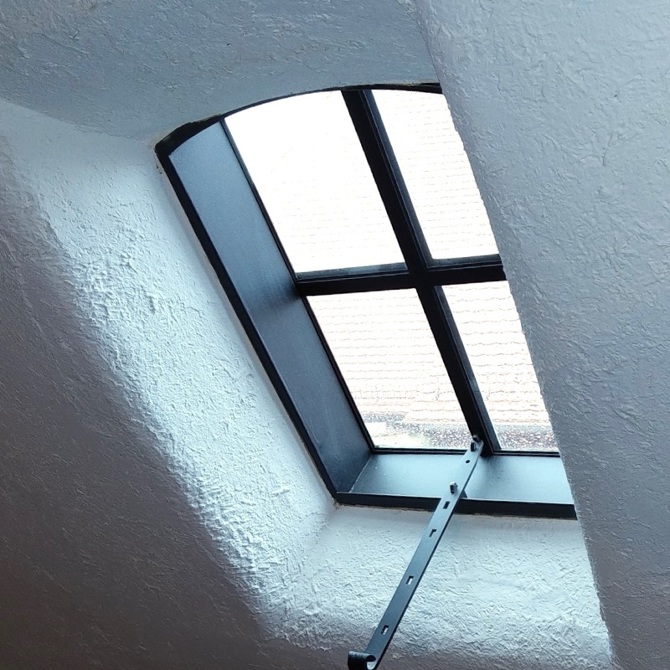 510.0002.70 Dachfenster DRKK 40 x 60 cm (Fensterteil) Oben Rundbogen Vertikale Einteilung Eisen pulverbeschichtet 